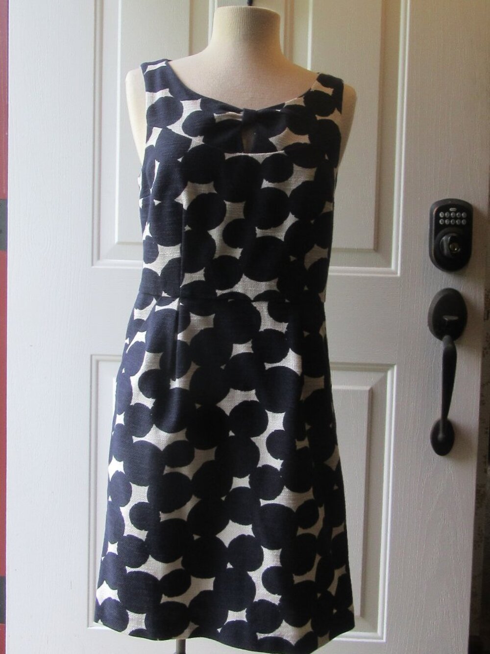 Cotton/rayon nubby texture ivory/black dot sleeveless LOFT dress size 8